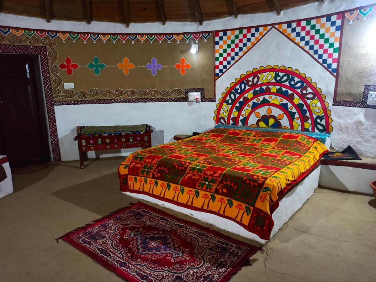 Banni Village Resort - Rann Of Kutch Bherandiala Экстерьер фото